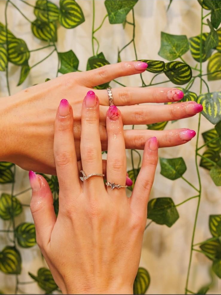 Nail art hecho a mano en Andrea Nails Luanco